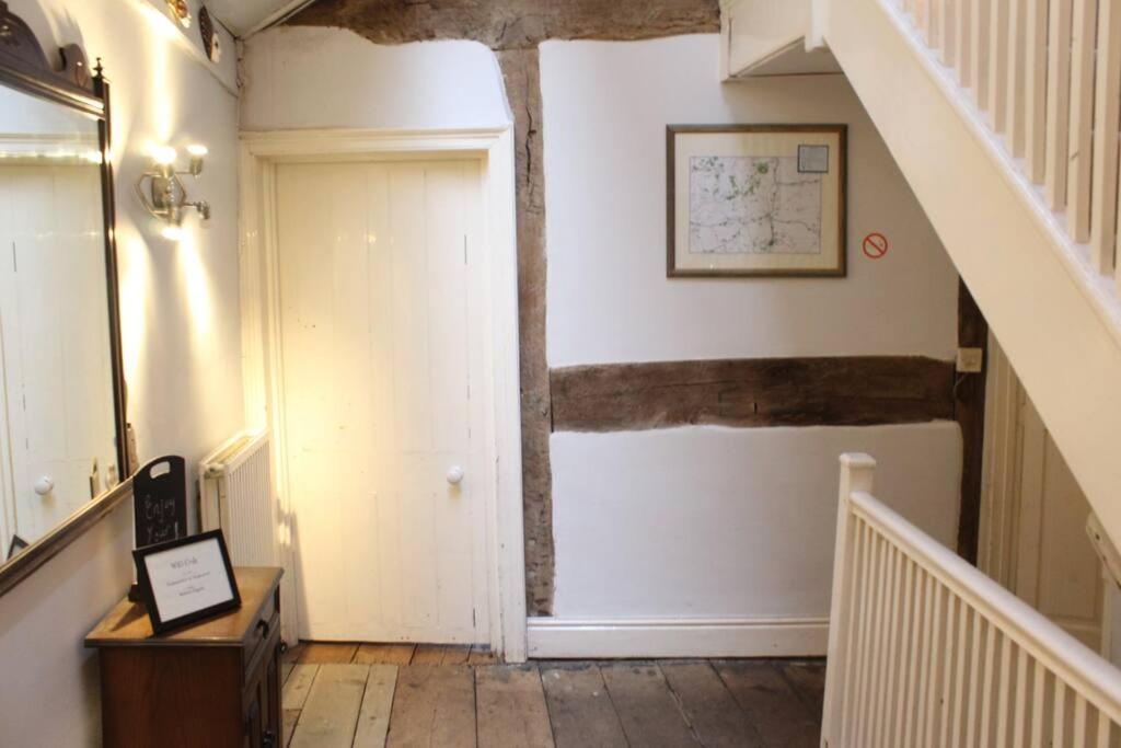 Medieval Roots And Harry Potter Townhouse - Hiking Near Ludlow 레민스터 외부 사진